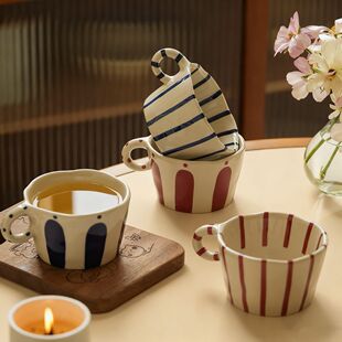 高级感陶瓷马克杯釉下彩家用高端精致杯子情侣艺术感咖啡杯早餐杯