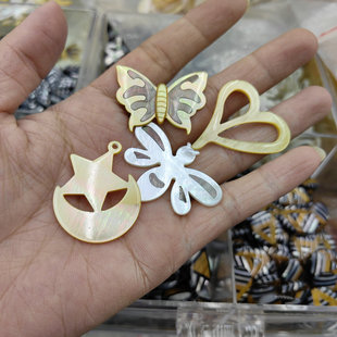 天然珍珠贝雕蜻蜓蝴蝶星月款吊坠小众设计感胸针材料diy贝壳饰品