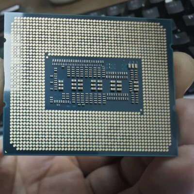 议价13700kf 基本全新 没用多久 图是借的 需要拆下