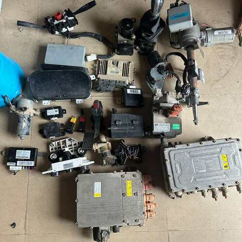 议价长安EM80 电器件 拆车件 尾灯 充电口盖 整车控制器 V