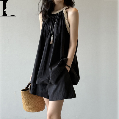 法式设计感小众挂脖套装女夏2025新款无袖背心小衫短裤通勤两件套