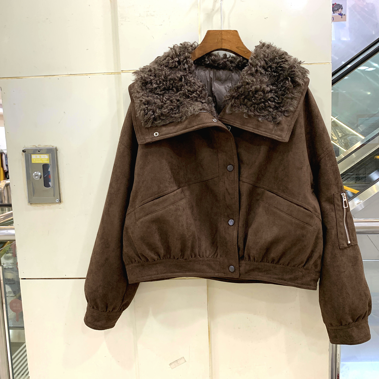 H25-59139 时尚羊卷毛大盆翻领休闲短装麂皮绒羽绒服外套欧货冬装