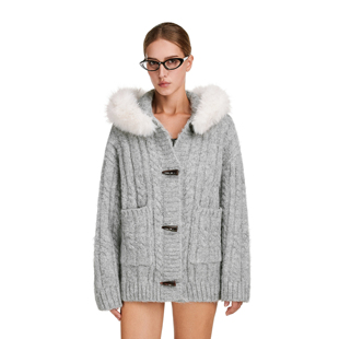 FDR官方店 毛衣女秋宽松牛角扣外套 慵懒连帽可拆卸毛领针织开衫