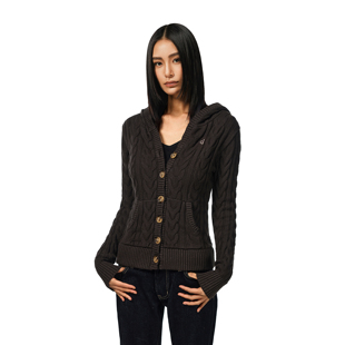 FDR官方店 连帽麻花纽扣毛衣开衫女春季2026年辣妹修身针织衫上衣