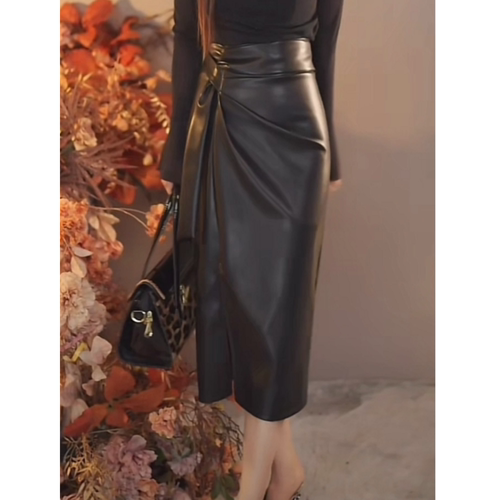 设计感气质高腰开叉皮裙女