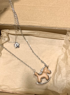 木质小马吊坠项链女2025新款秋冬长款毛衣链复古本命年好运配饰