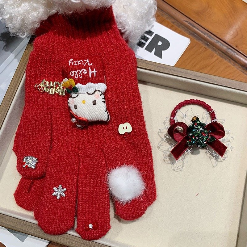 新款氛围感圣诞围巾发夹抓夹保暖手套喜庆袖套百搭红格子围脖披肩