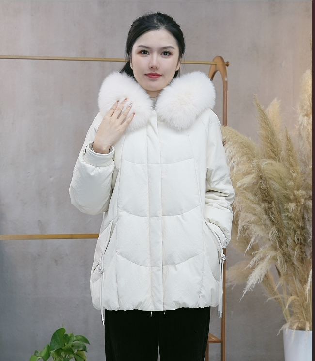 SU ME素米鹅绒皮毛一体大毛领冬季保暖羽绒服128