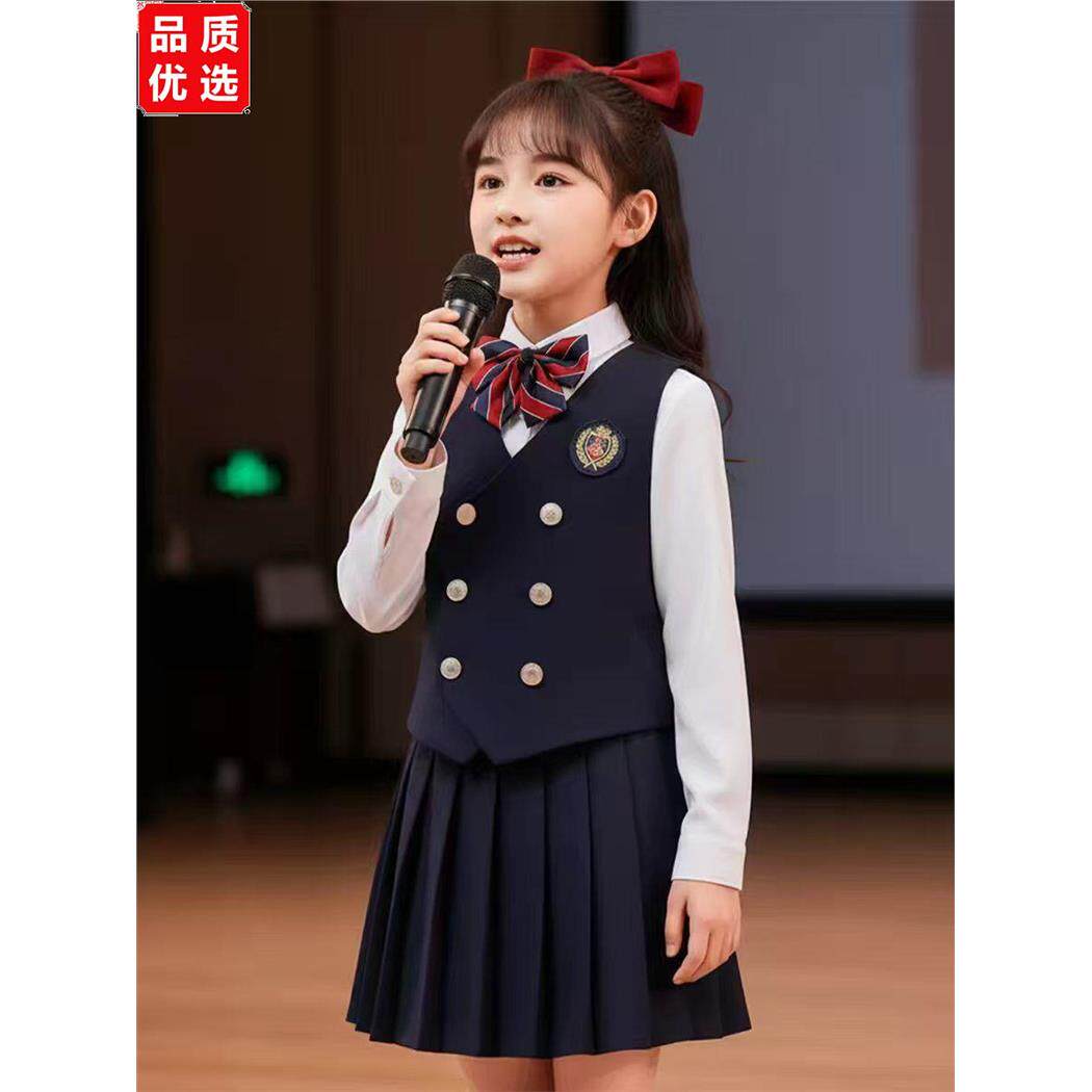 儿童演出服中小学生朗诵图片