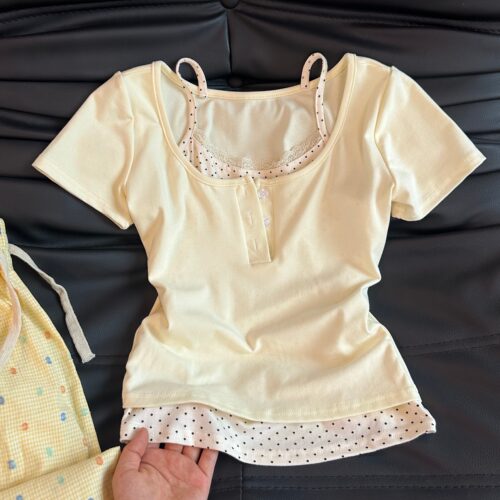 奶黄色蕾丝花边正肩短袖t恤女2025夏季假两件修身短款多巴胺上衣