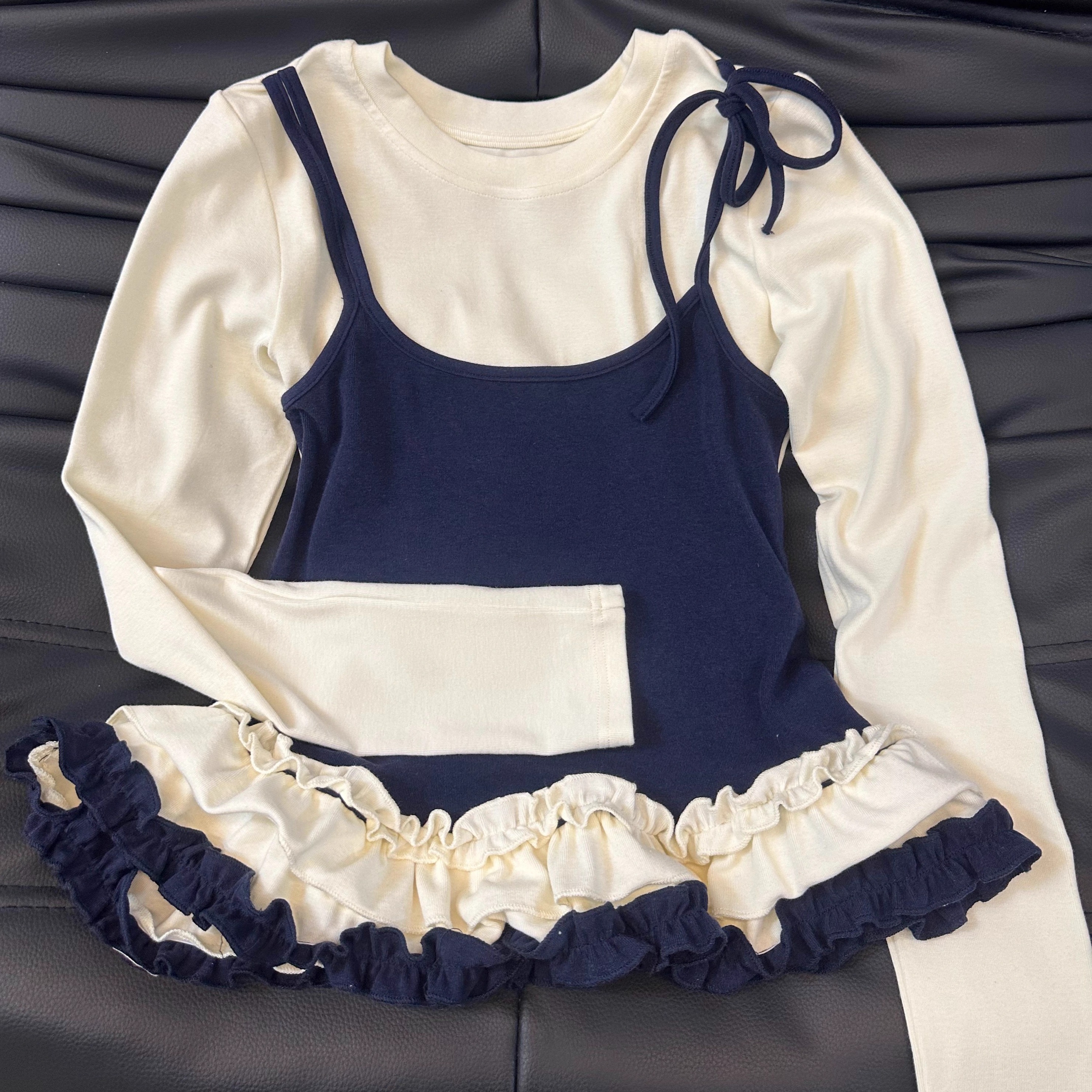 韩系假两件吊带拼接T恤女外穿早春2025新款修身长袖花边裙摆上衣