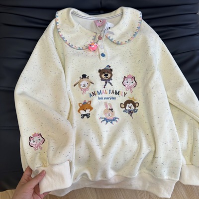 KFCAG秋季爆款通勤设计感宽松减龄翻领六只小动物刺绣彩点棉卫衣