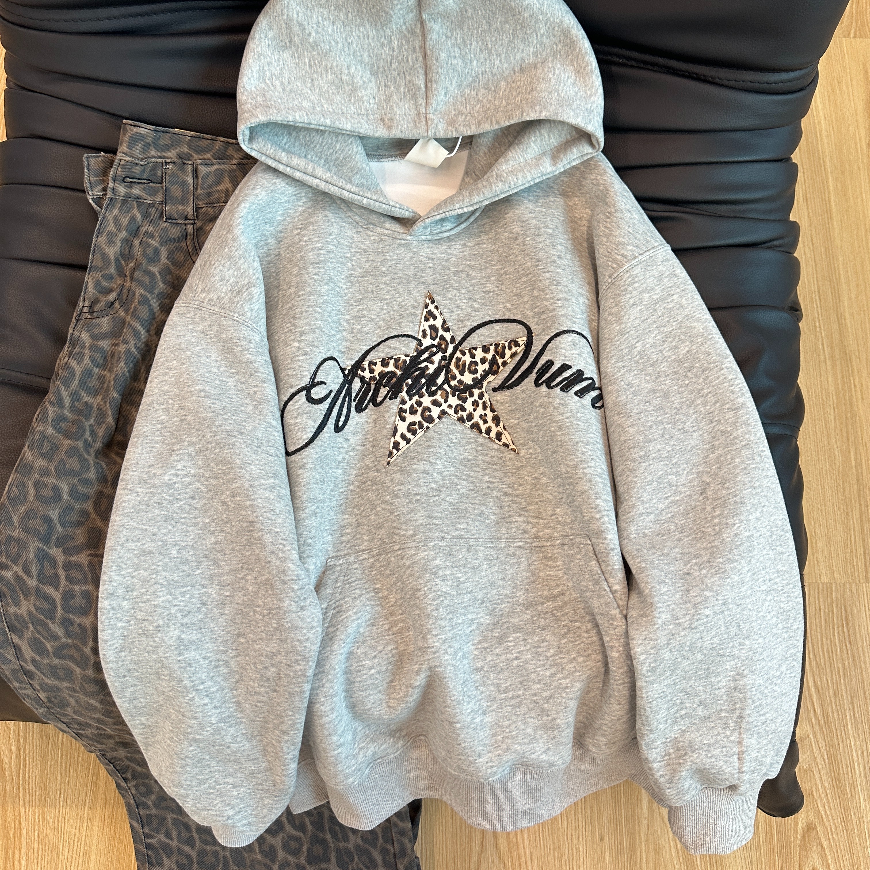 美式复古豹纹星星刺绣连帽卫衣