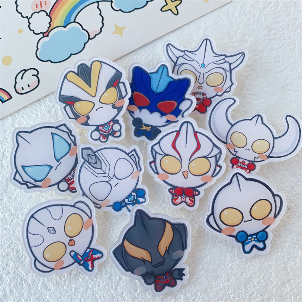 奥特曼胸针迪迦赛罗赛文可爱儿童小学生礼物奖励徽章别针书包饰品