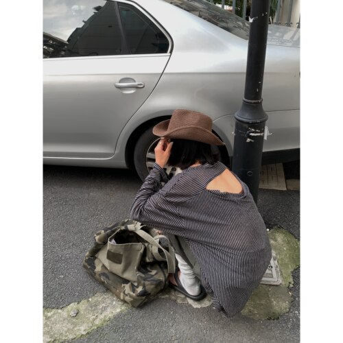 不咸露背条纹轻薄长袖T恤
