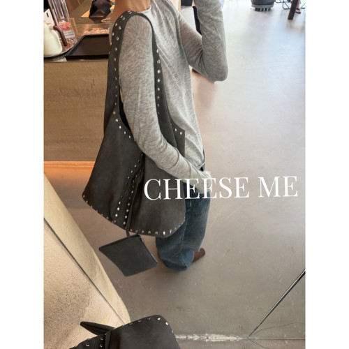 不咸cheese 复古铆钉装饰单肩包欧美机车风麂皮绒腋下包子母包