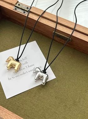 2025精致时髦新款小马链女款高级款项感百搭秋冬气质毛衣配饰