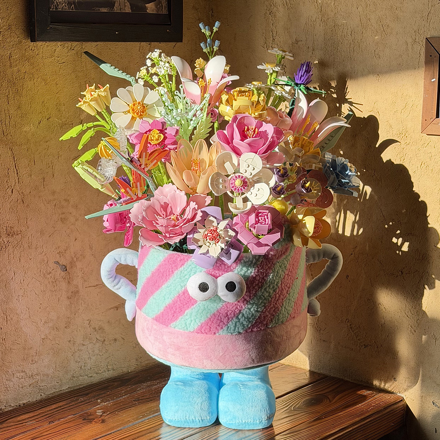 新款中国积木大眼怪站立布偶混装花束高级感送男女朋友情人节礼物