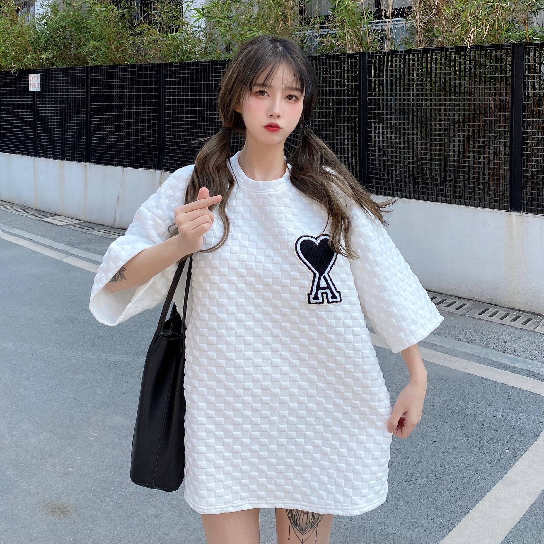 Real shot short sleeve T-shirt girl