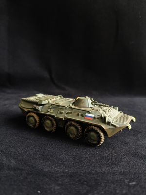 1/72拼装模型俄罗斯BTR-80装甲车已涂装上色塑料静态模型摆件成品