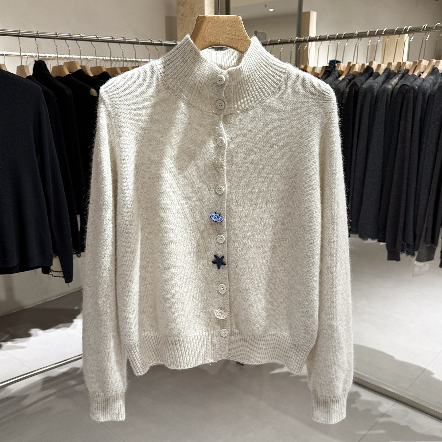 设计感海星贝壳扣立领排扣高领羊毛浣熊绒针织开衫女宽松毛衣外套,女装/女士精品,毛针织衫,淘宝优惠券,粉丝福利购,淘宝优惠卷