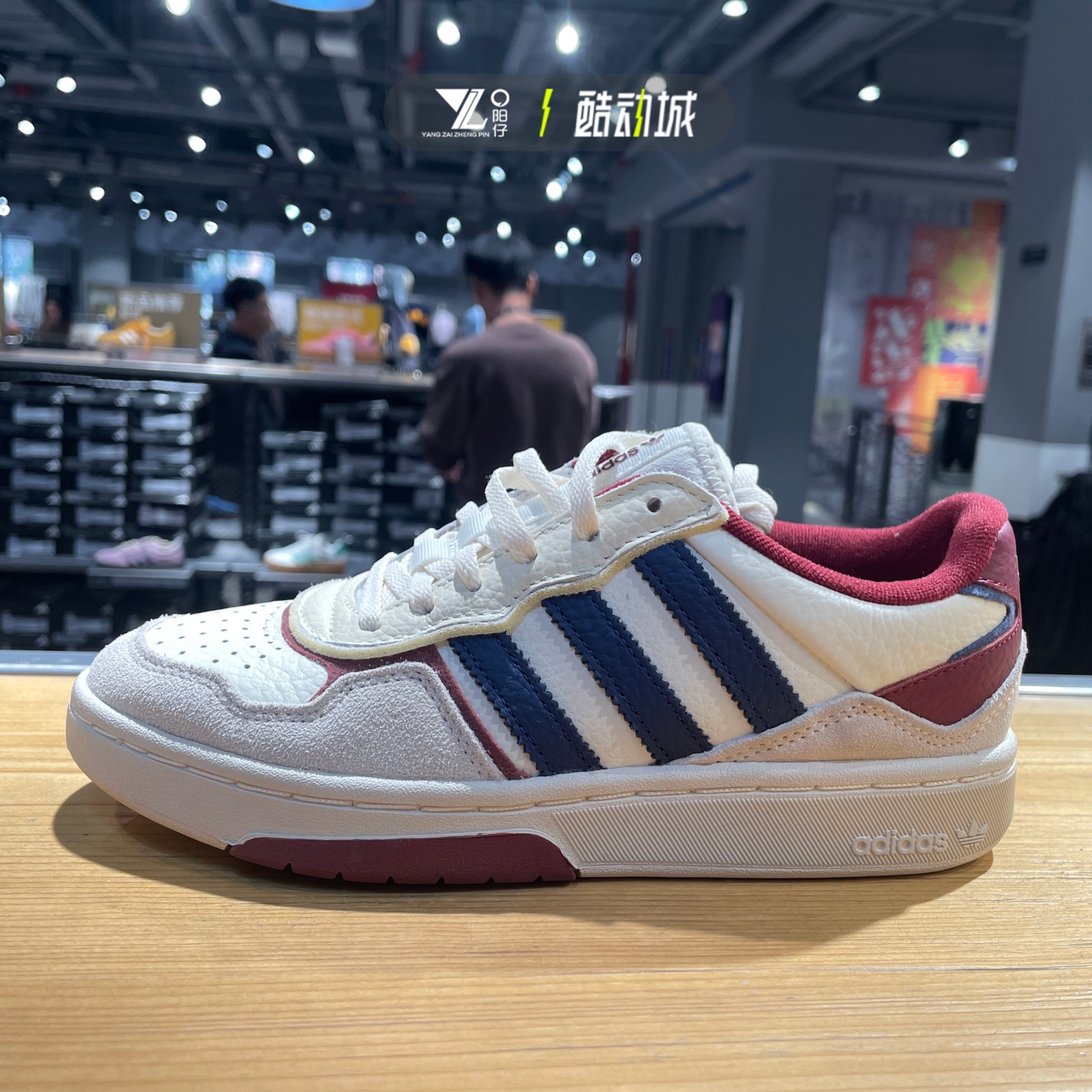 阿迪达斯三叶草男鞋复古低帮板鞋