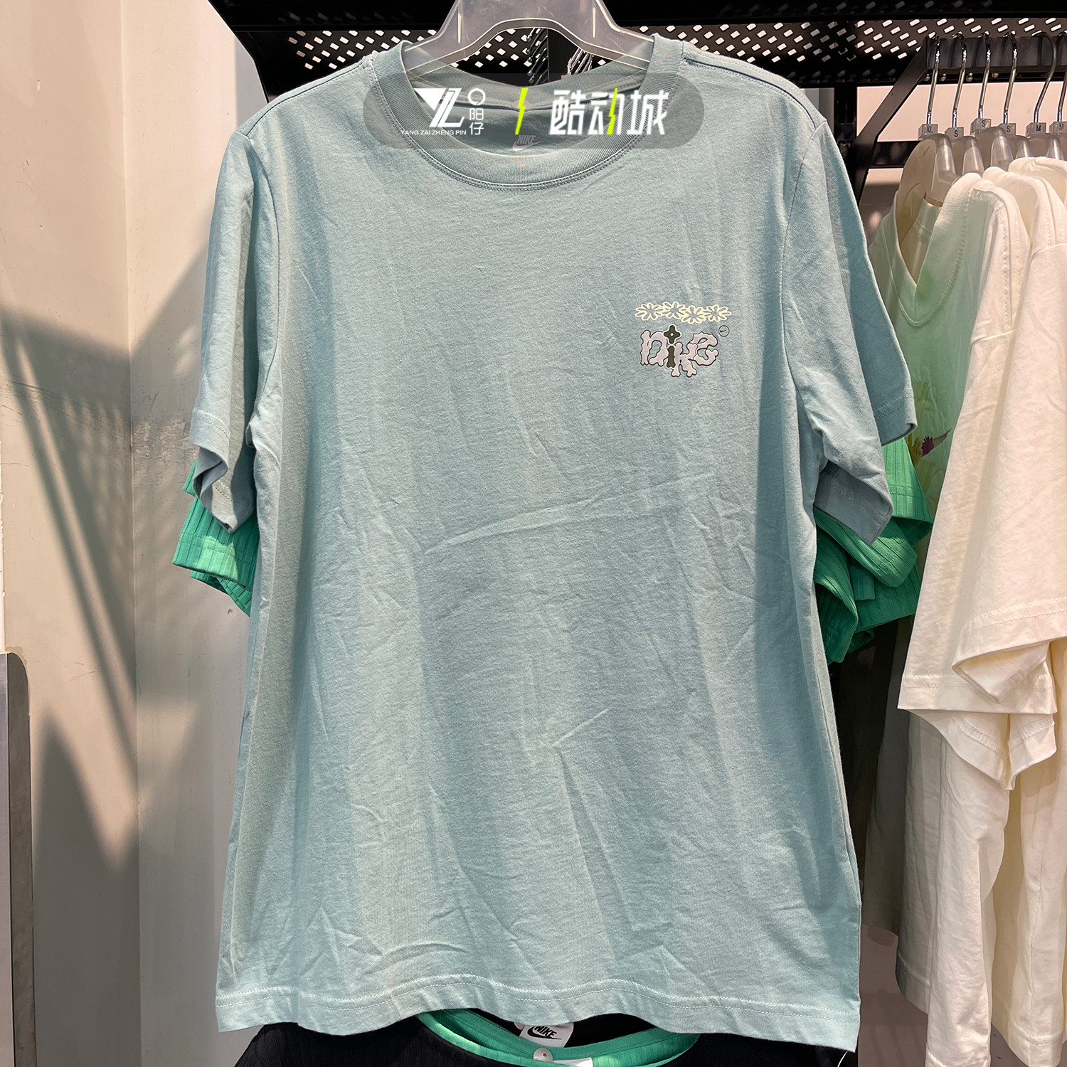 耐克女半袖运动休闲透气短袖T恤