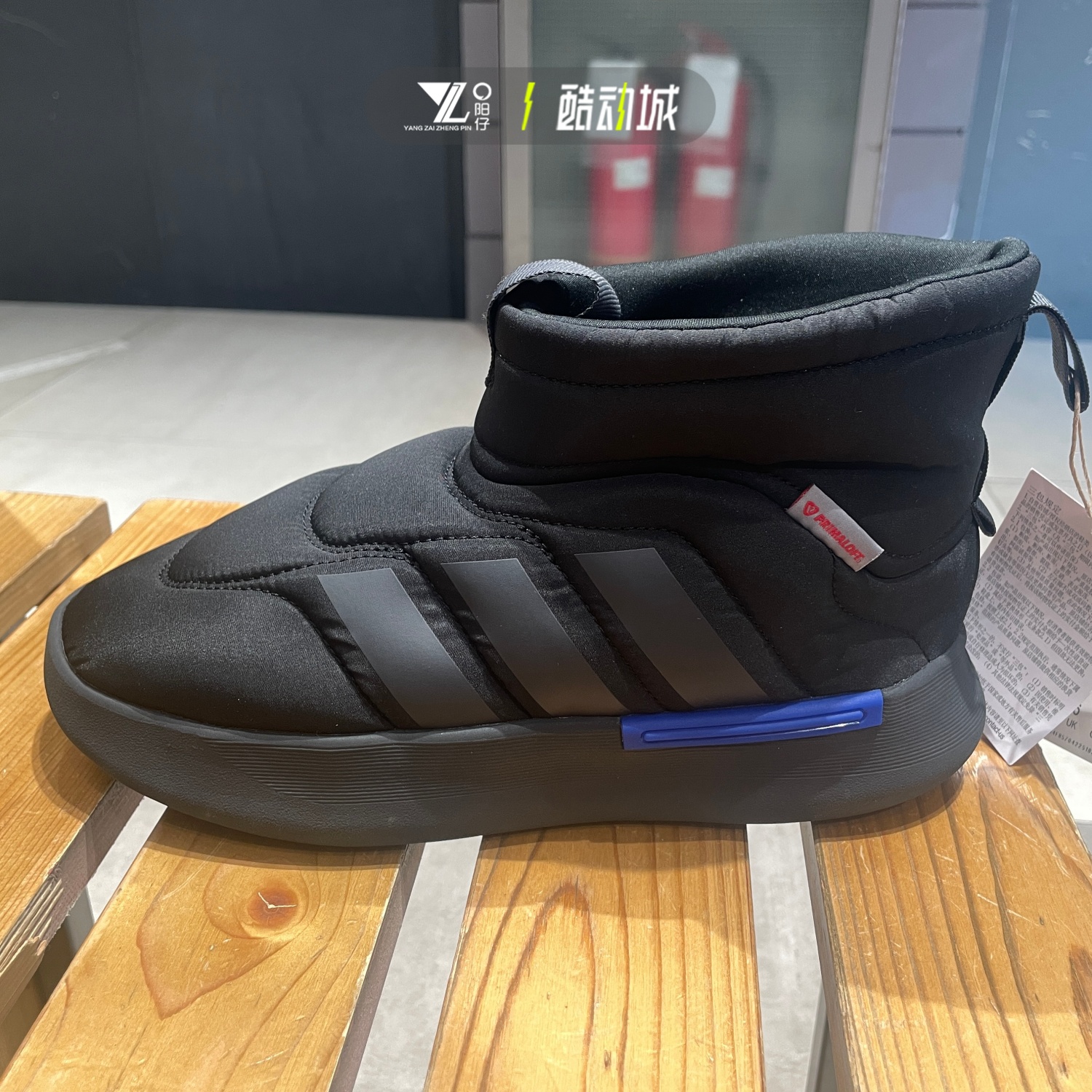 阿迪达斯男女款保暖防滑休闲鞋