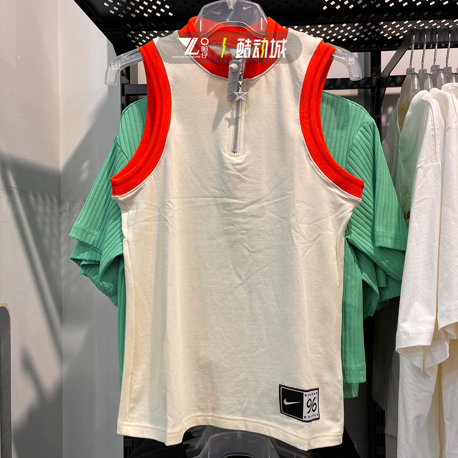 耐克女子半拉链运动休闲背心T恤