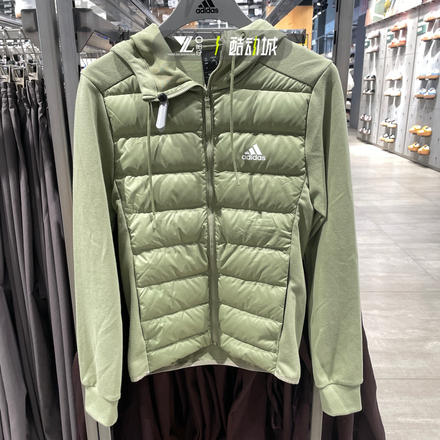 阿迪达斯男保暖夹克运动羽绒服