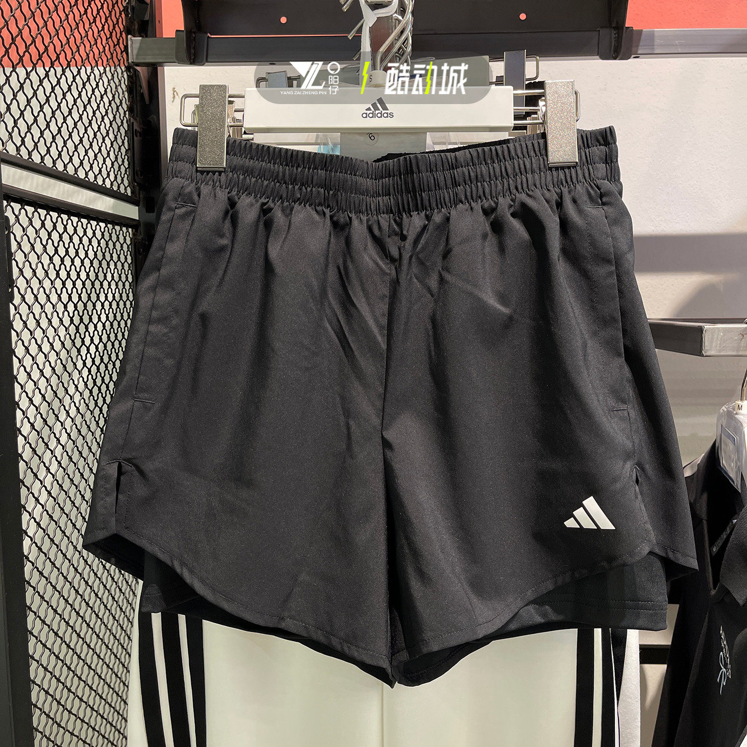 Adidas阿迪达斯女子二合一防走光运动训练跑步速干黑色短裤HN1044