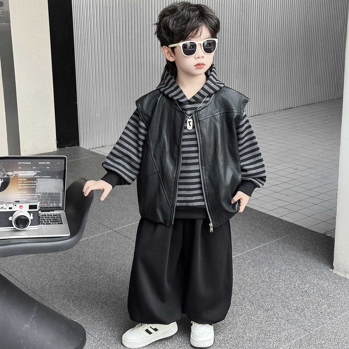童装儿童秋装套装2026新款宝宝春秋季卫衣男童宝宝皮马甲三件套潮