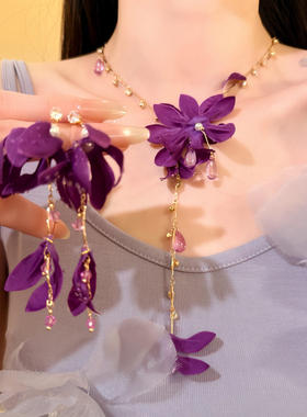 新款度假风镶钻布艺花朵项链时尚优雅百搭锁骨链气质高级感饰品女