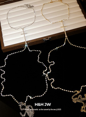 新款复古镶钻十字架胸链个性简约时尚锁骨链轻奢高级感气质项饰女