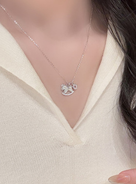新款锆石贝母小马吊坠项链时尚简约小众锁骨链轻奢高级感百搭饰品