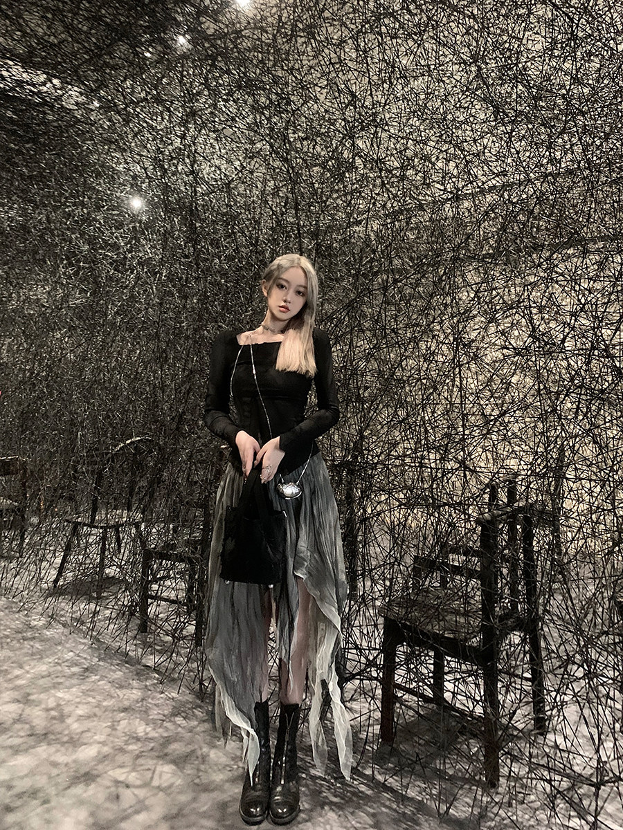 BBBLUE暗黑少女感设计方领上衣