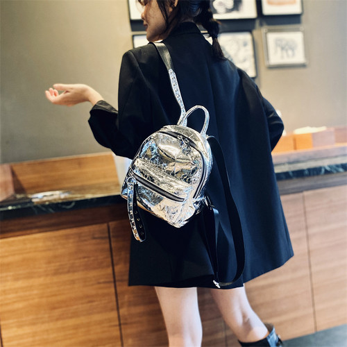 时尚真皮双肩包女银色牛皮背包