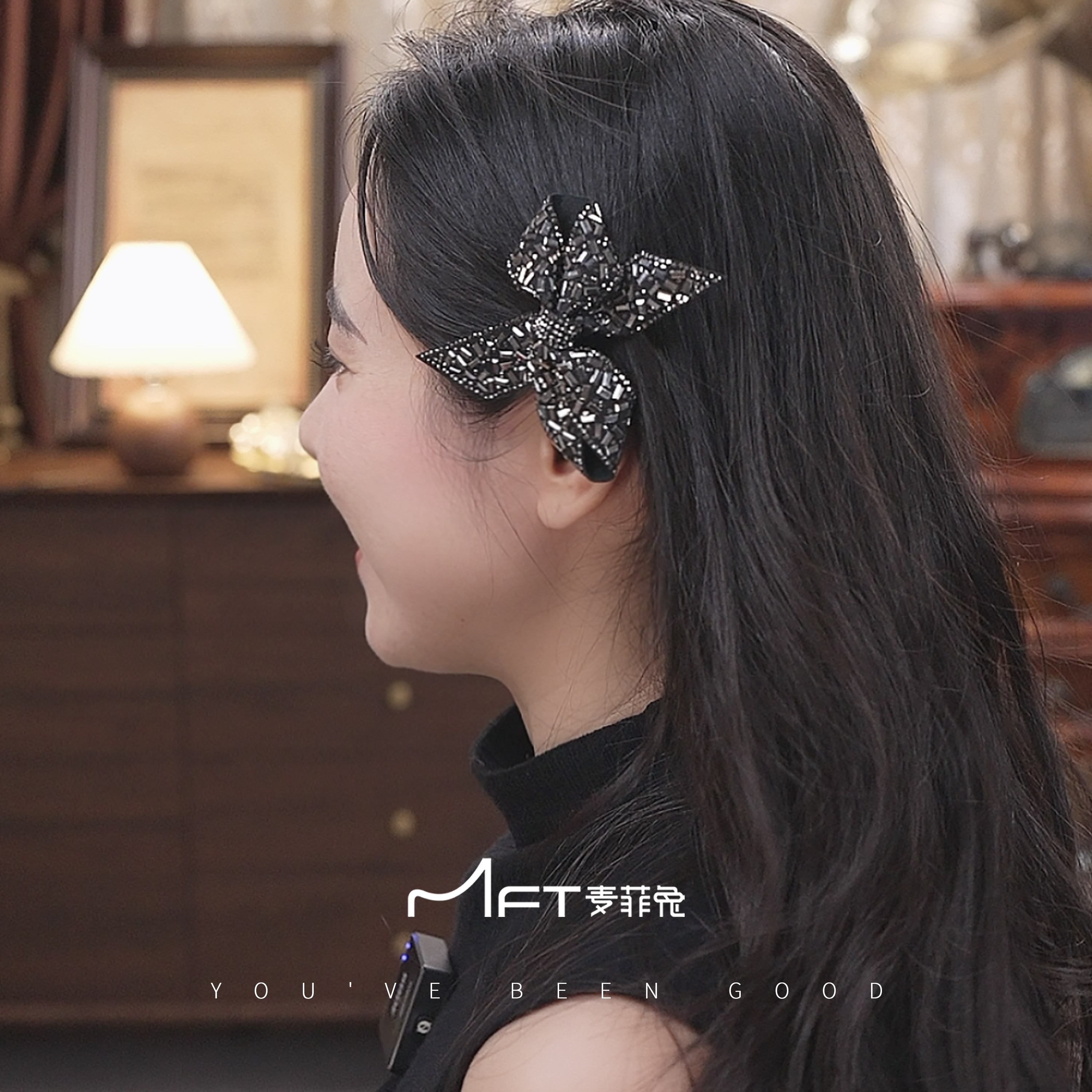 兰壹壹爆闪2024新款满钻蝴蝶结发夹秋汐公主鸭嘴夹轻奢发夹发饰女