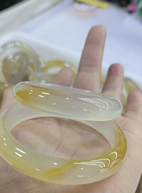 天然高冰种马料冰糖雪梨柠檬黄色渐变玉髓手镯女款一口糖玛瑙