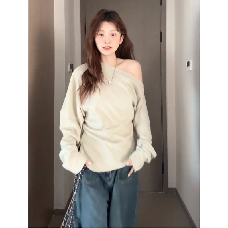 大码胖mm纯欲性感斜领露肩长袖T恤女秋季休闲宽松打底衫显瘦上衣