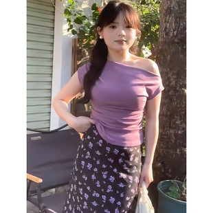 搭配碎花半身裙 大码 胖mm法式 温柔风穿搭一整套夏季 斜肩紫色打底衫