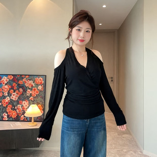 新款 t恤女秋季 收腰显瘦别致上衣 胖MM辣妹v领挂脖露肩黑色长袖 大码