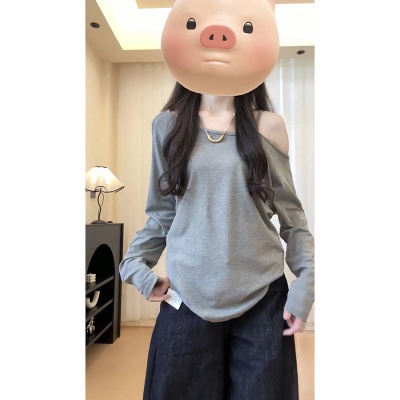 灰色斜领露肩长袖T恤女秋季