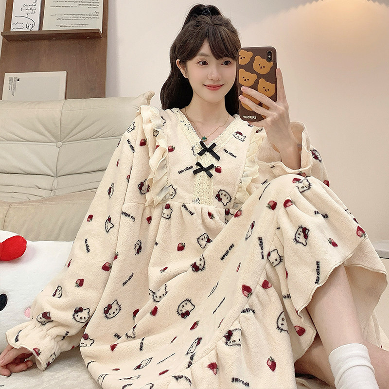 胖mm冬季法兰绒卡通KT猫印花宽松睡裙家居服长款可爱保暖睡衣女士