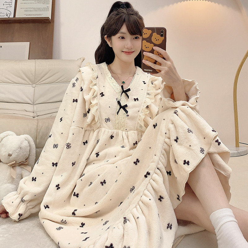 大码珊瑚绒睡裙女2025年新款秋冬季加厚保暖甜美花边家居服可外穿