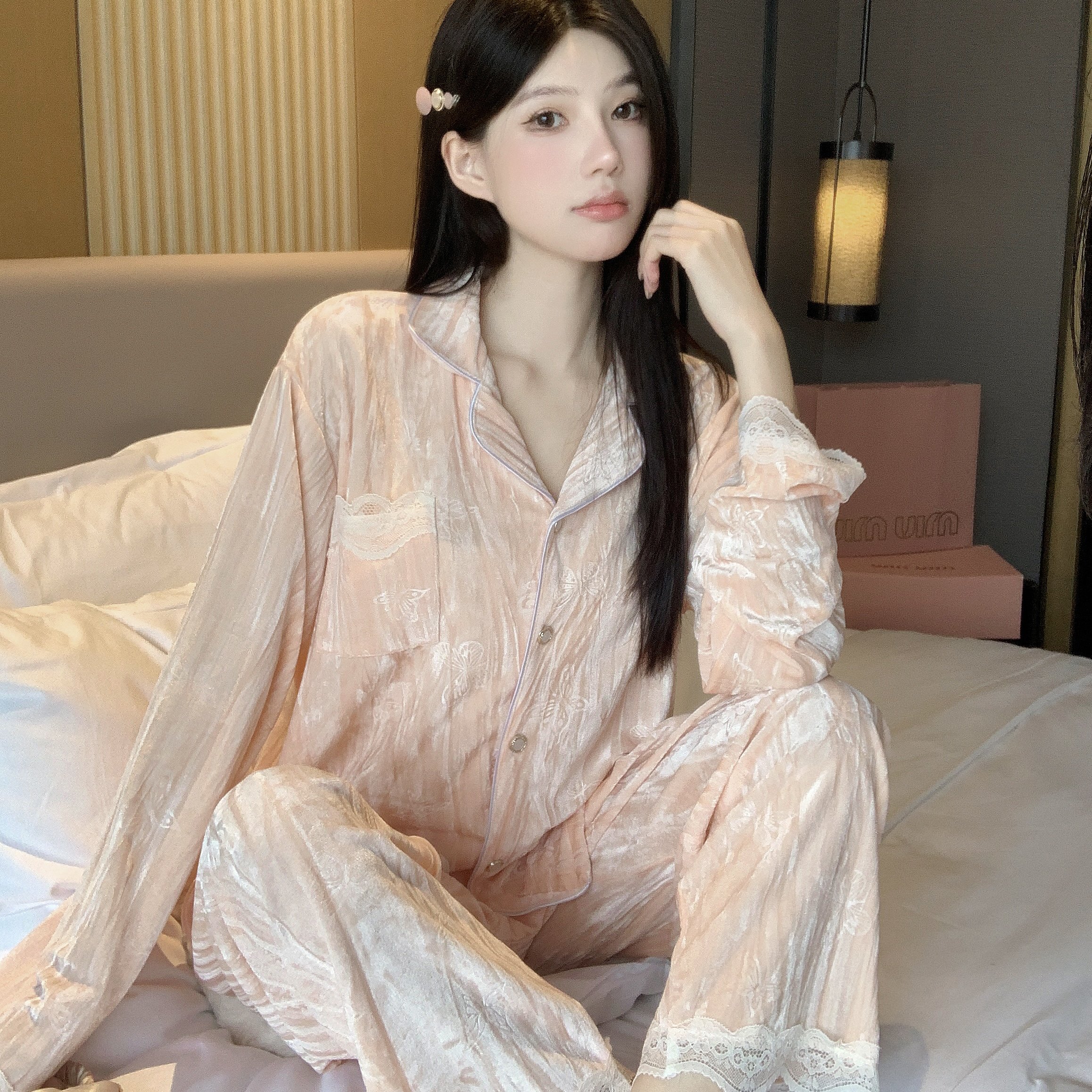 新款睡衣女士秋冬季高级感休闲大码宽松开衫印花钻石绒家居服套装