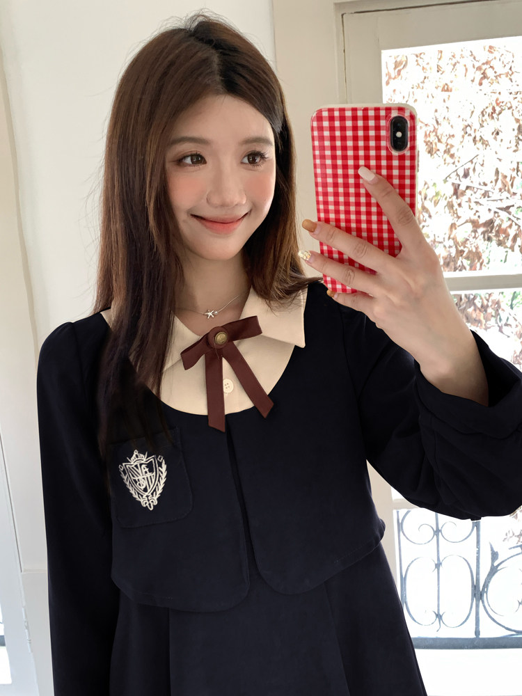 2025年新款学院风假两件拼接连衣裙女秋季法式复古高级感制服小个