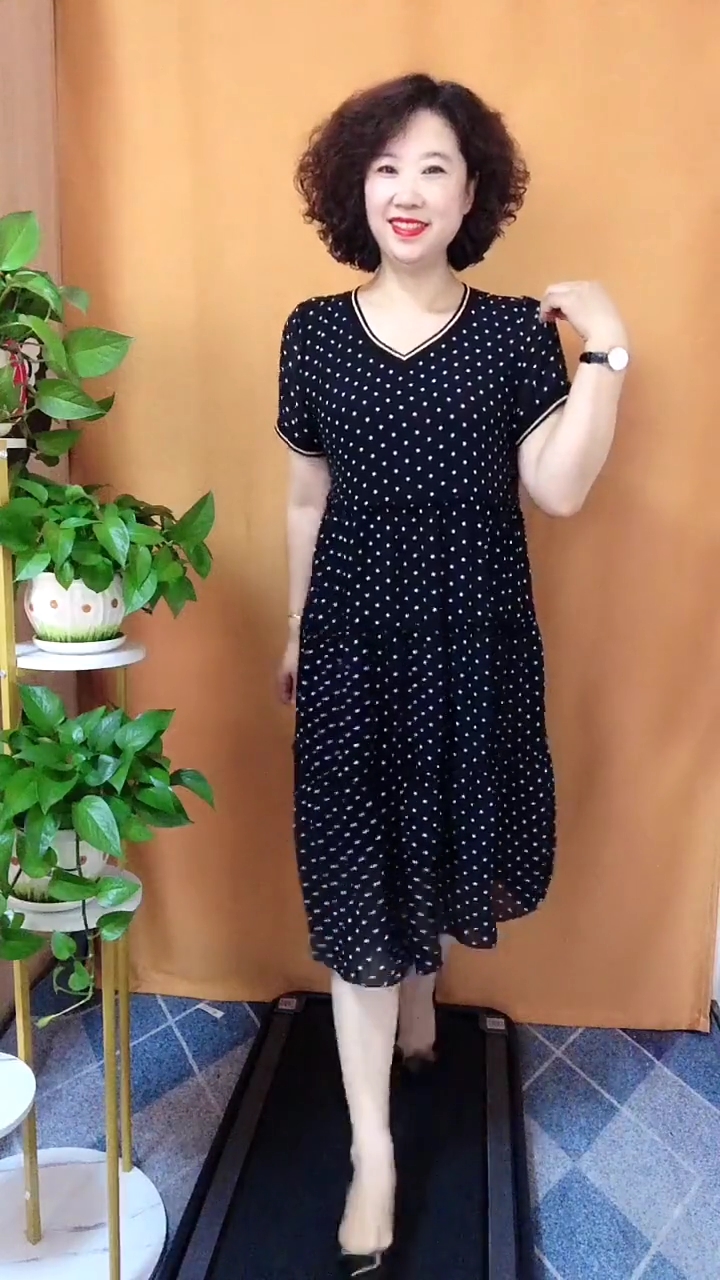 时尚洋气显白显瘦减龄