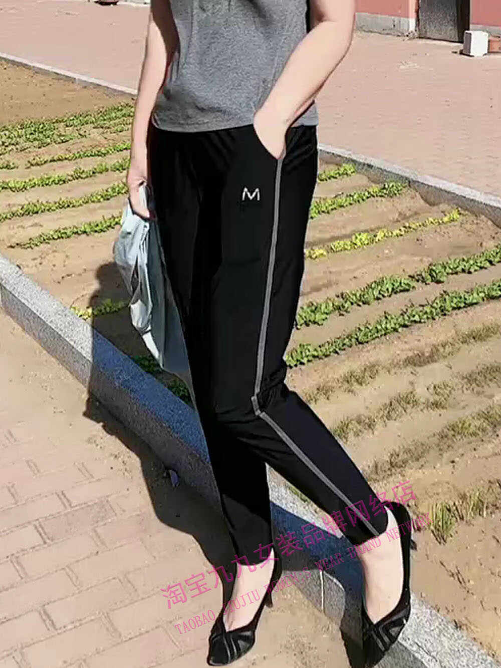 洋气灰条爆冰裤女夏季薄款中年妈妈百搭显瘦冰丝速干黑色休闲长裤