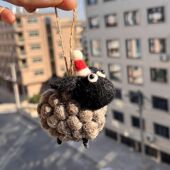 尼泊尔进口手工羊毛毡挂件小羊绵羊钥匙扣可爱包挂饰男女生日礼物